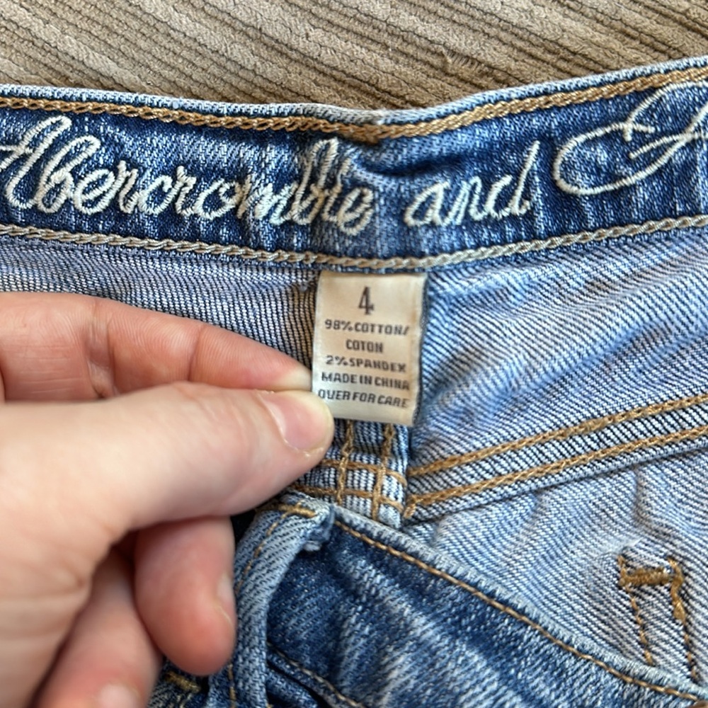 Almost Vintage Abercrombie and Fitch Jean shorts size 4 Y2K - Picture 3 of 4